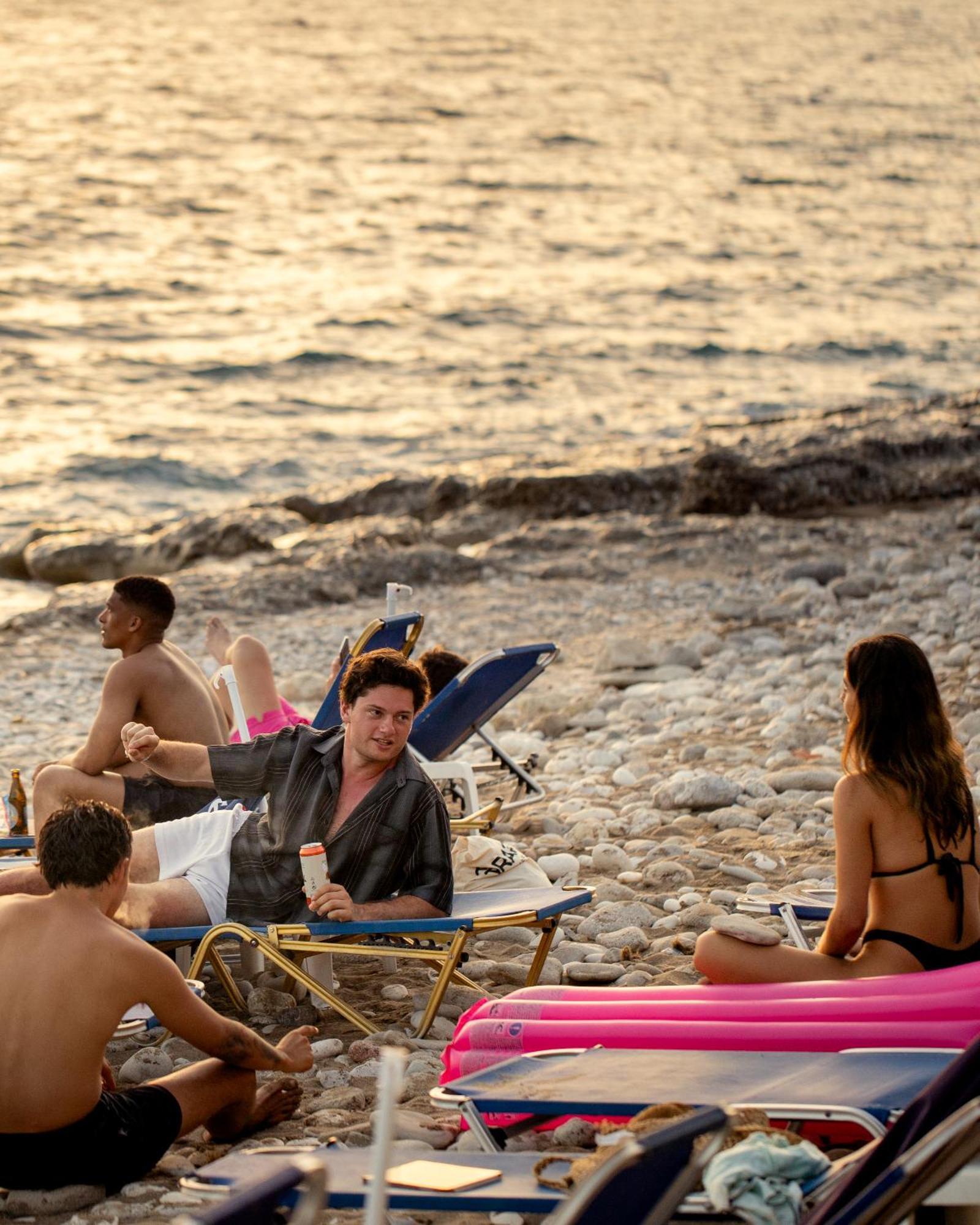 The Pink Palace Hostel Άγιος Γόρδιος Εξωτερικό φωτογραφία